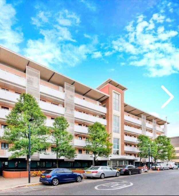 Bright, Nice Interior, Close To The City, 2 Bedroom Apartment ลอนดอน ภายนอก รูปภาพ