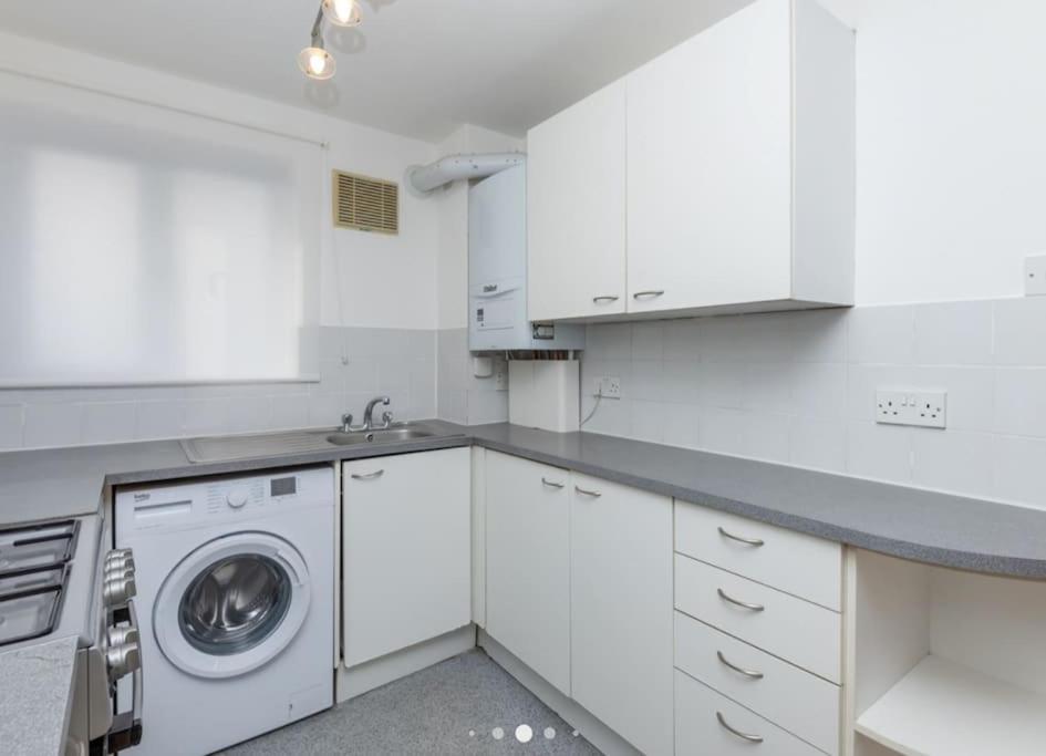 Bright, Nice Interior, Close To The City, 2 Bedroom Apartment ลอนดอน ภายนอก รูปภาพ