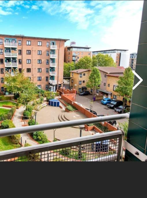 Bright, Nice Interior, Close To The City, 2 Bedroom Apartment ลอนดอน ภายนอก รูปภาพ